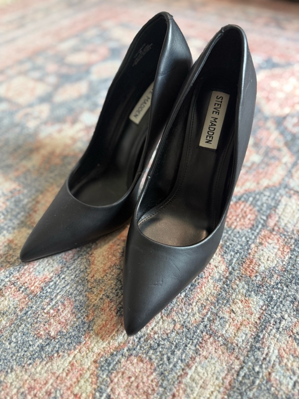 Steve Madden Black Pointed Toe Leather Pumps